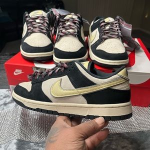 Women dunks size 10